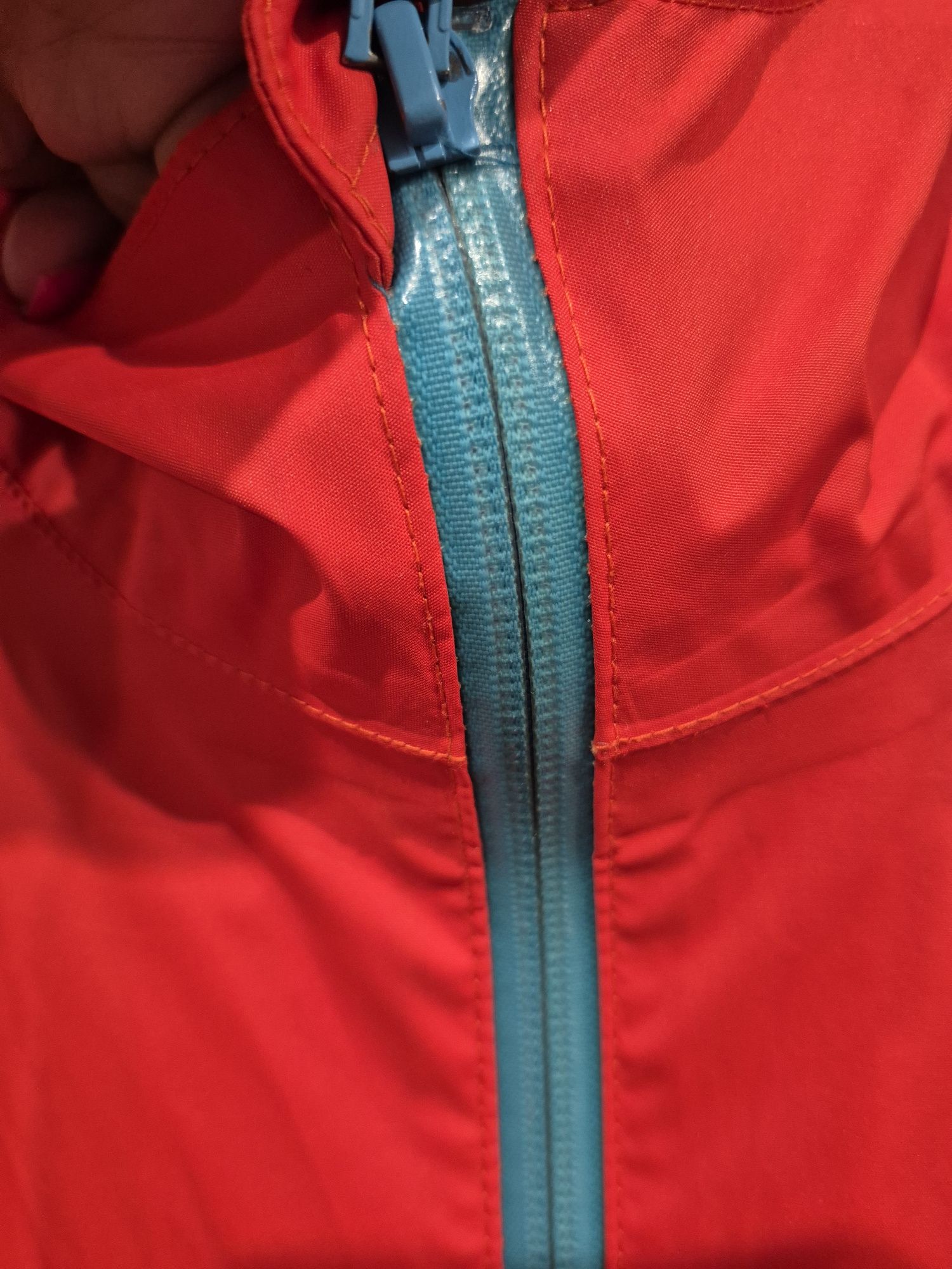 Kurtka przeciwdeszczowa/wiatrówka Quechua rozmiar 105 - 114cm