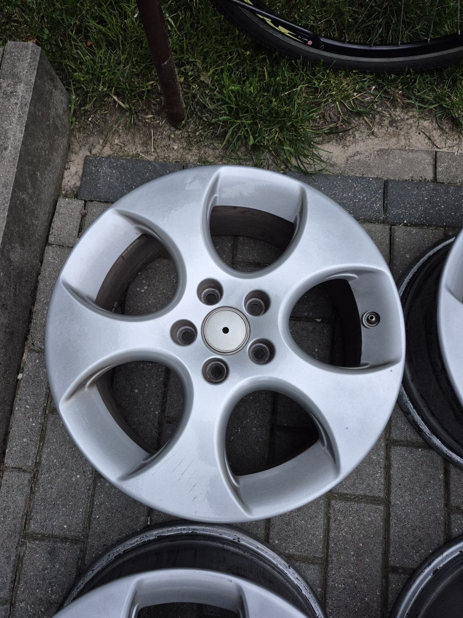 Alufelgi BBS Golf V GTI 5x112 R17