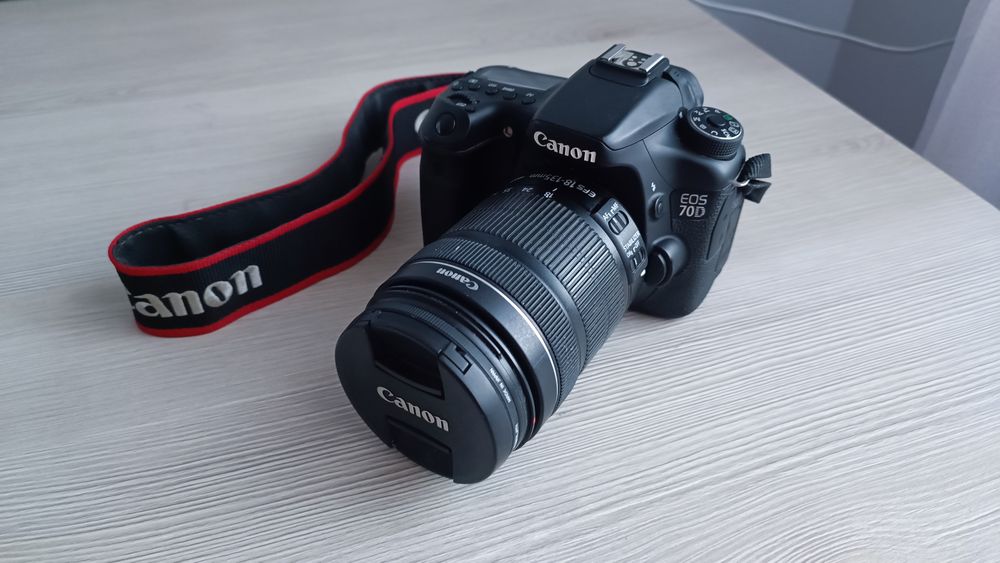 Зеркальный фотоаппарат Canon EOS 70D