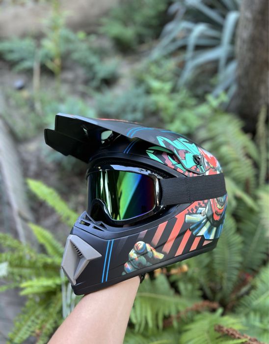 Мотошоломи на вибір, шлем, шолом, мотоцикл, екіпіровка, мотоаксесуари