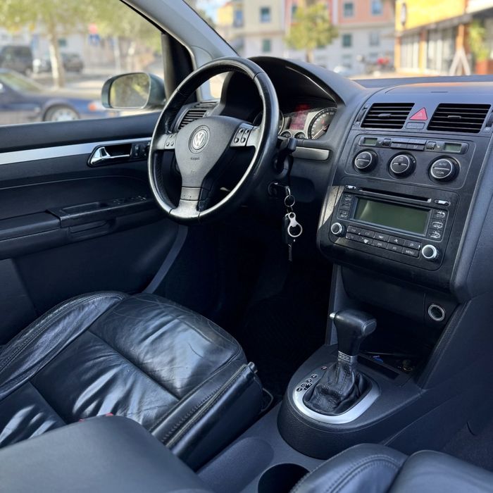 VW Touran 2.0 TDi DSG 7 Lugares Apenas 221 mil km