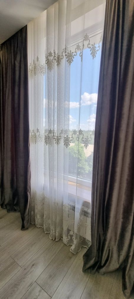 Новобудова . Закрита територія . Паркінг .