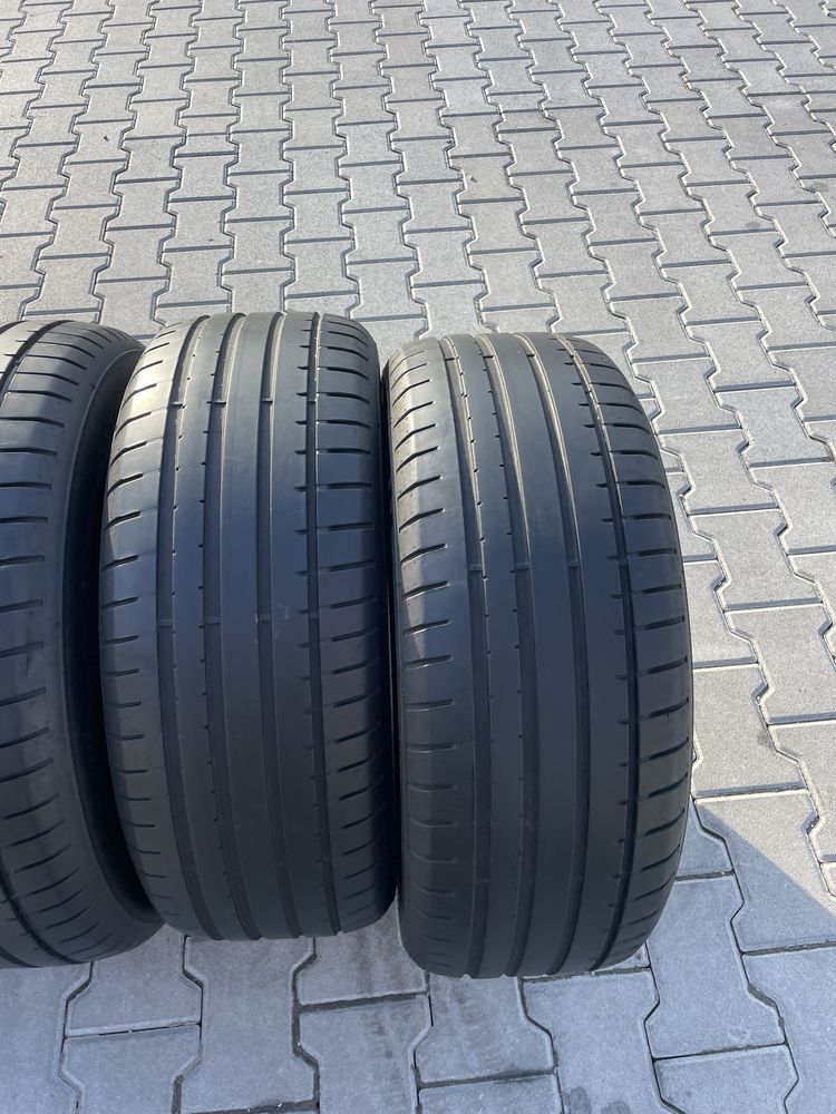 Колеса/резина/гума 225/55R17 Dunlop