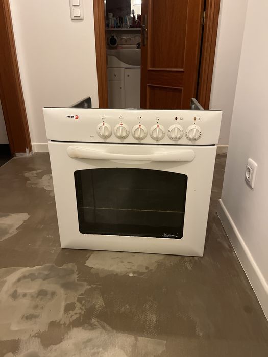 Forno elétrico de encastre Fagor