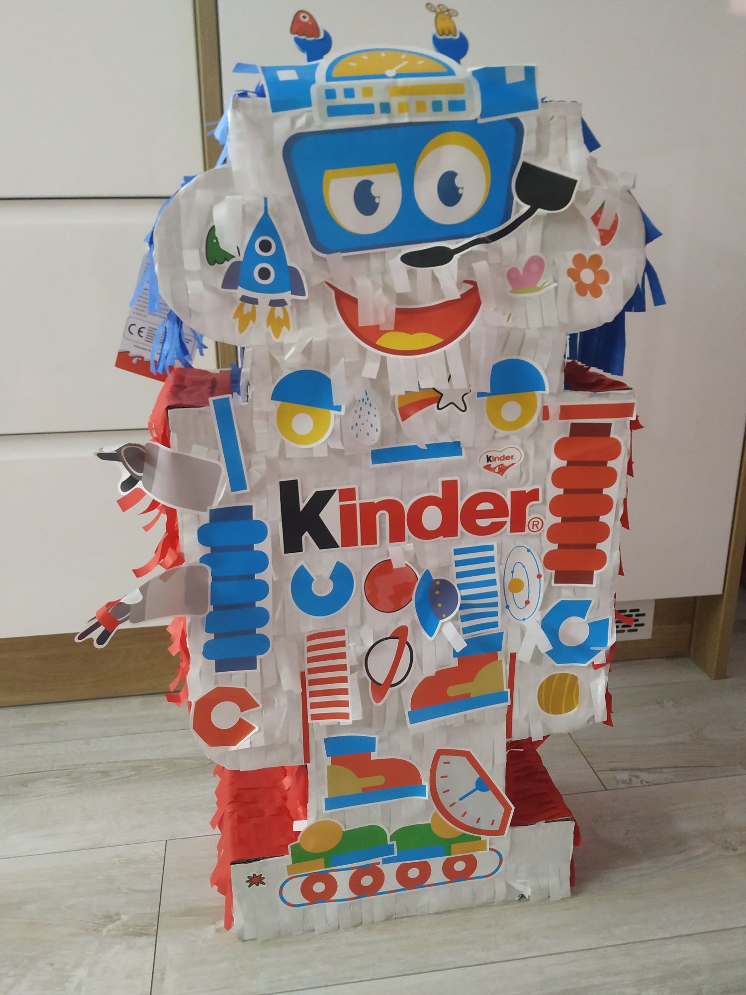 Pianiata Kinder robot urodziny
