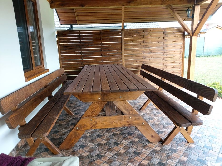 Sprzedam stół tarasowy , biesiadny 3m długi. 1m szer.