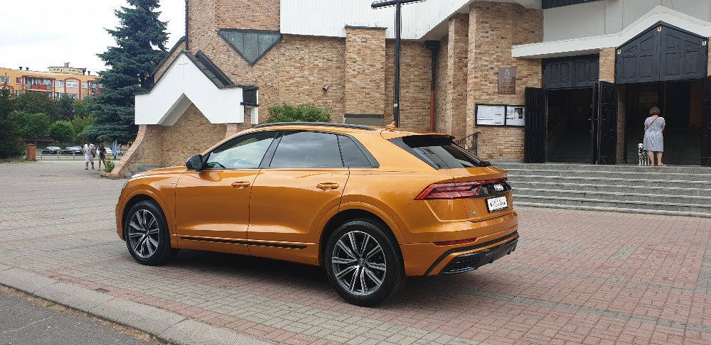 AUTO DO ŚLUBU nowe AUDI Q8 2022 dragon orange metalic