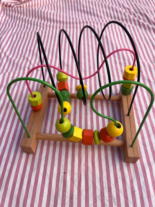 Brinquedo de madeira IKEA (labirinto)