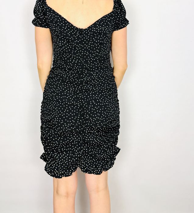 Czarna sukienka mini w białe groszki z wiązaniem i falbankami S 36