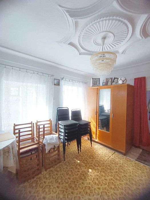 Продаю будинок, 8-ма Воєнна