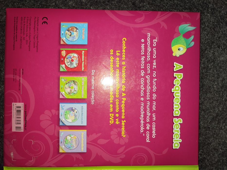 Livro A pequena sereia com DVD em muito bom estado