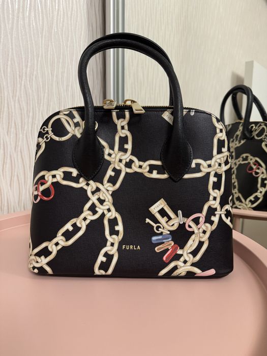 Сумка Furla чорному кольорі