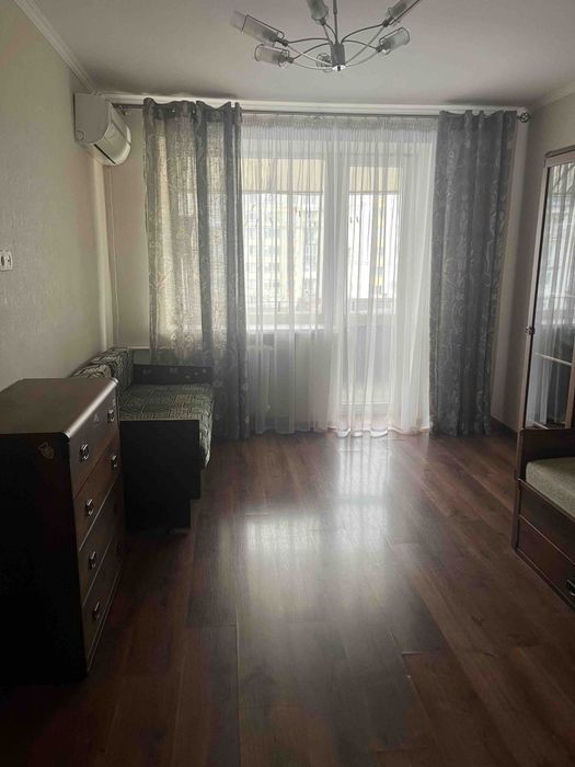 Підселення  для  дівчини Незалежності,Горького