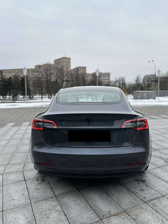 TESLA Model 3 2020