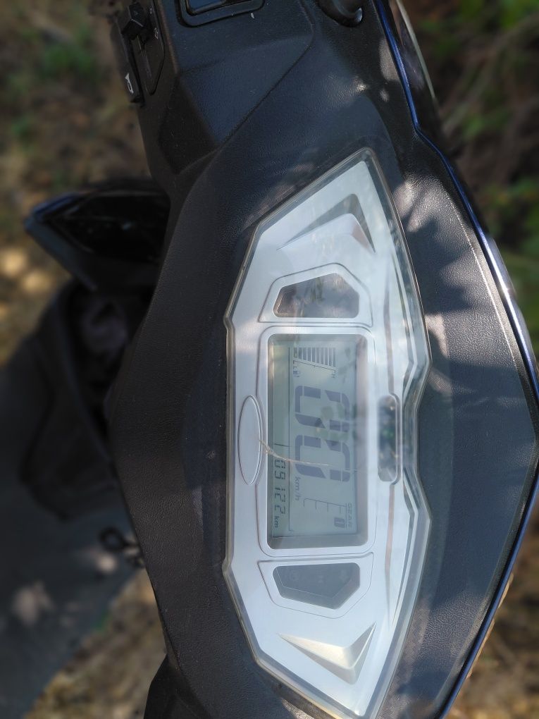 Электроскутер Maxxter Falcon 3