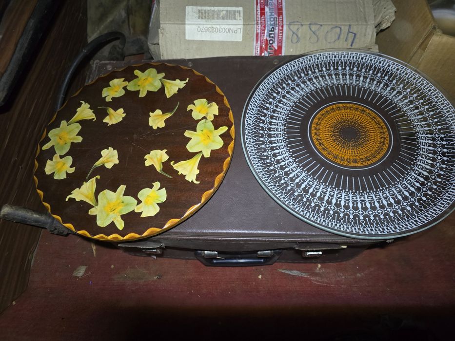 Лот тарілок великих