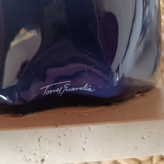 Escultura vitrificada obra  de José Torres Guardia.