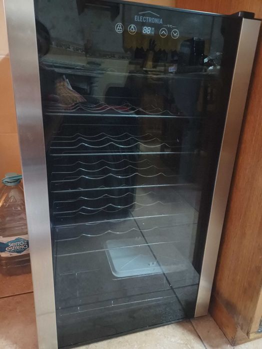 Cave de vinhos Eletronia