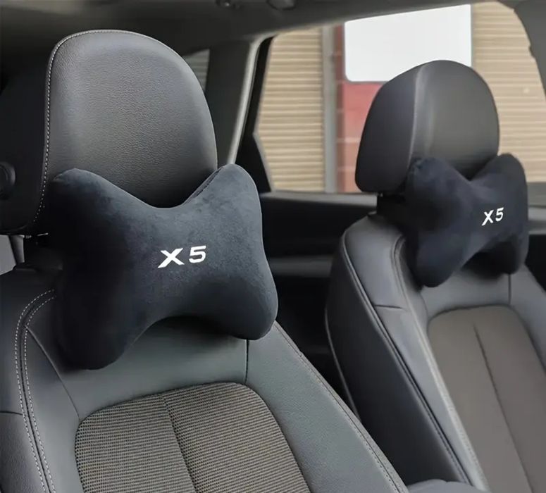 Подушки з логотипом бмв х5