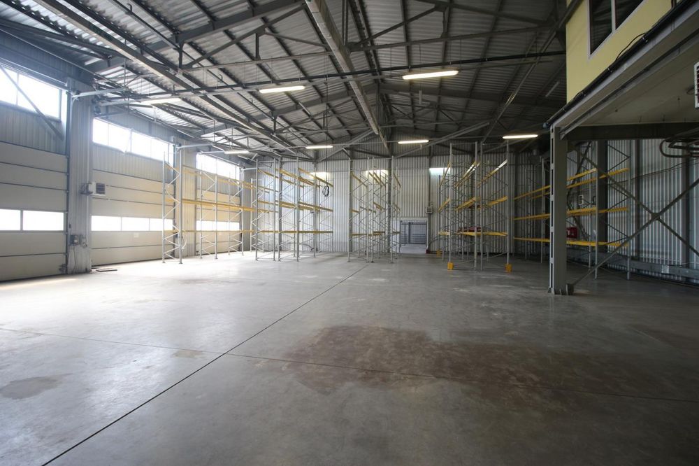 Оренда складу 1297,8 кв.м., з офісними приміщеннями