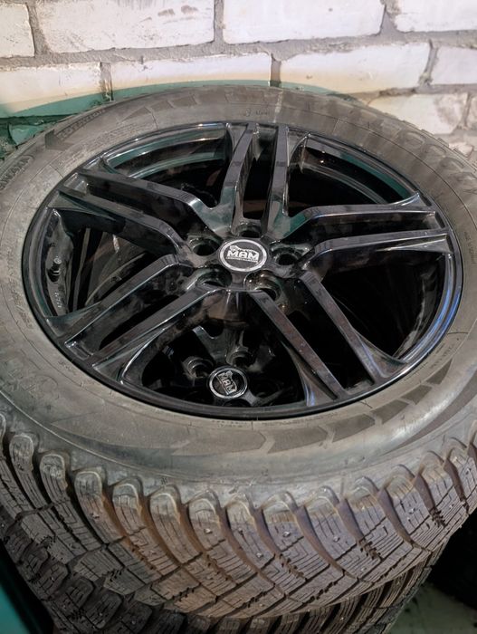 Продам комплект резины с дисками R 19