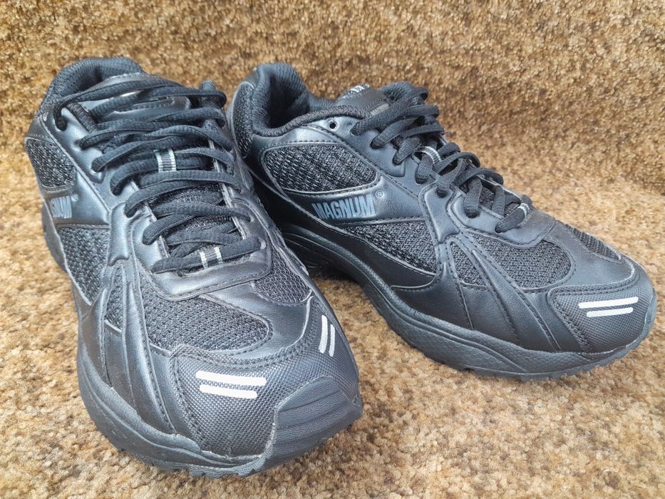 Кросівки трекінгові Magnum M.U.S.T  40,41 розмір.