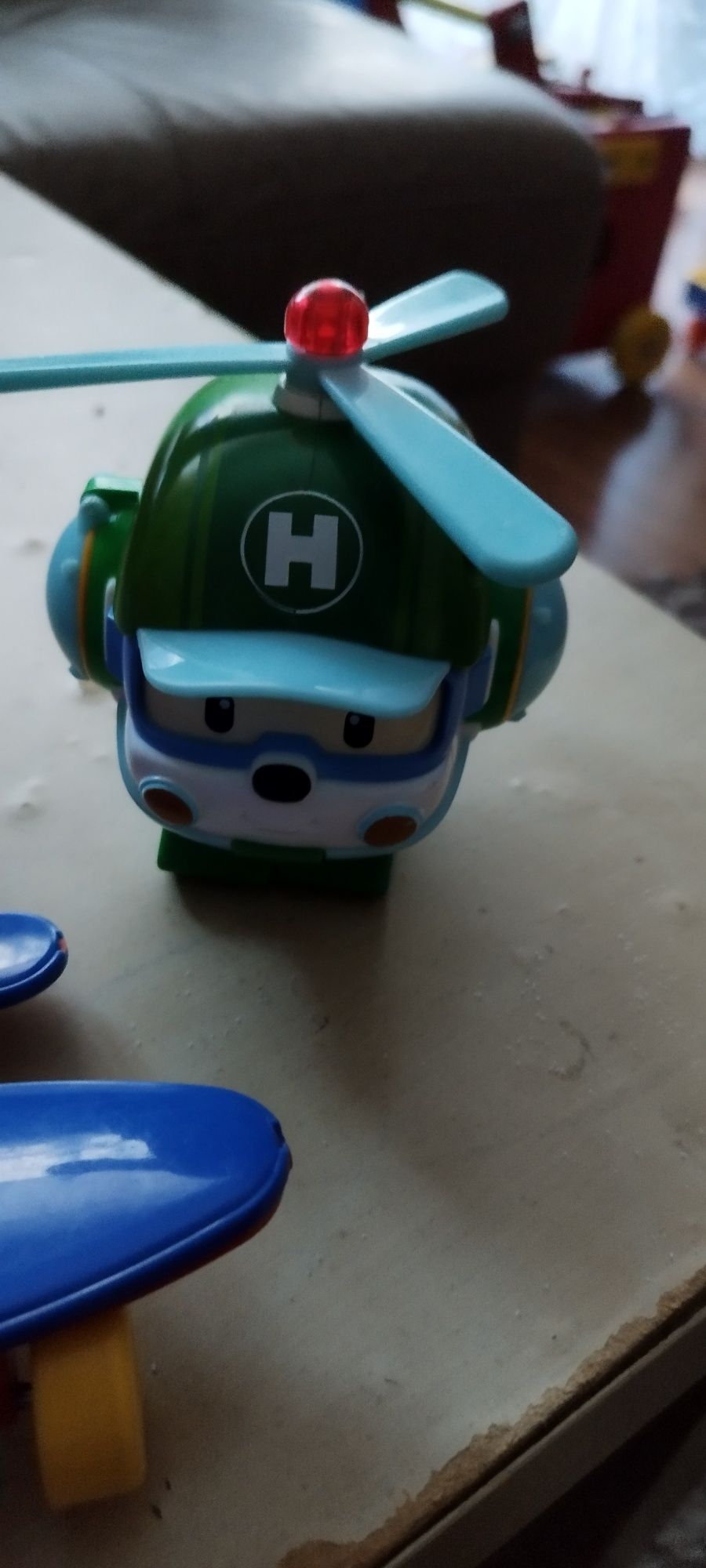 Samoloty , robocar, super wings