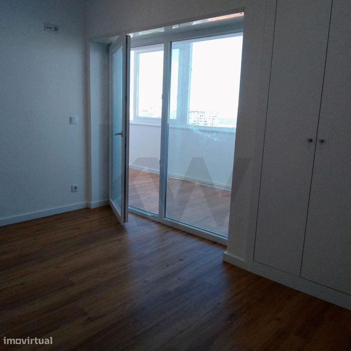 ️ Apartamento T2 com VISTA MAR - Totalmente renovado