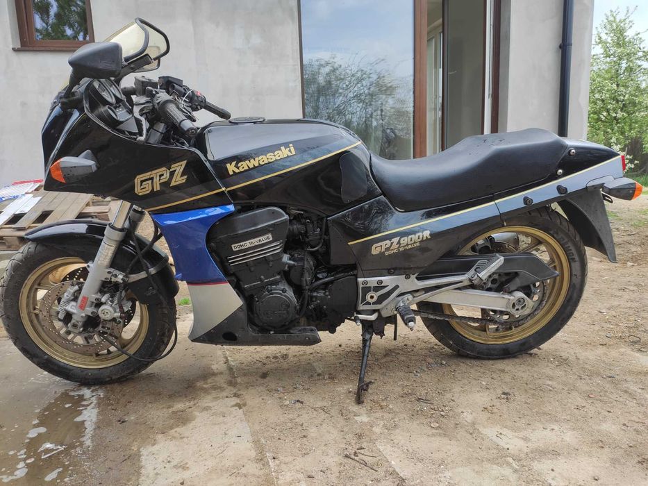 Kawasaki GPZ 900 R Ninja top gun- zarezerwowany