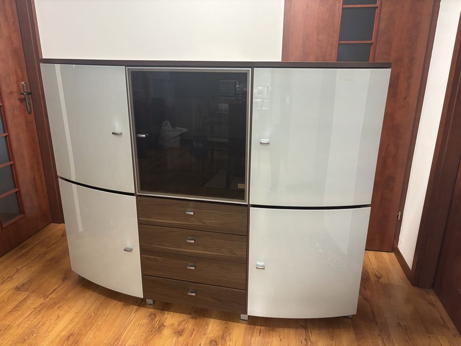 Zestaw 4 mebli: 3 komody i szafka pod telewizor