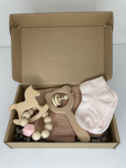 Zestaw prezentowy, upominkowy dla noworodka, niemowlaka, dziewczynki