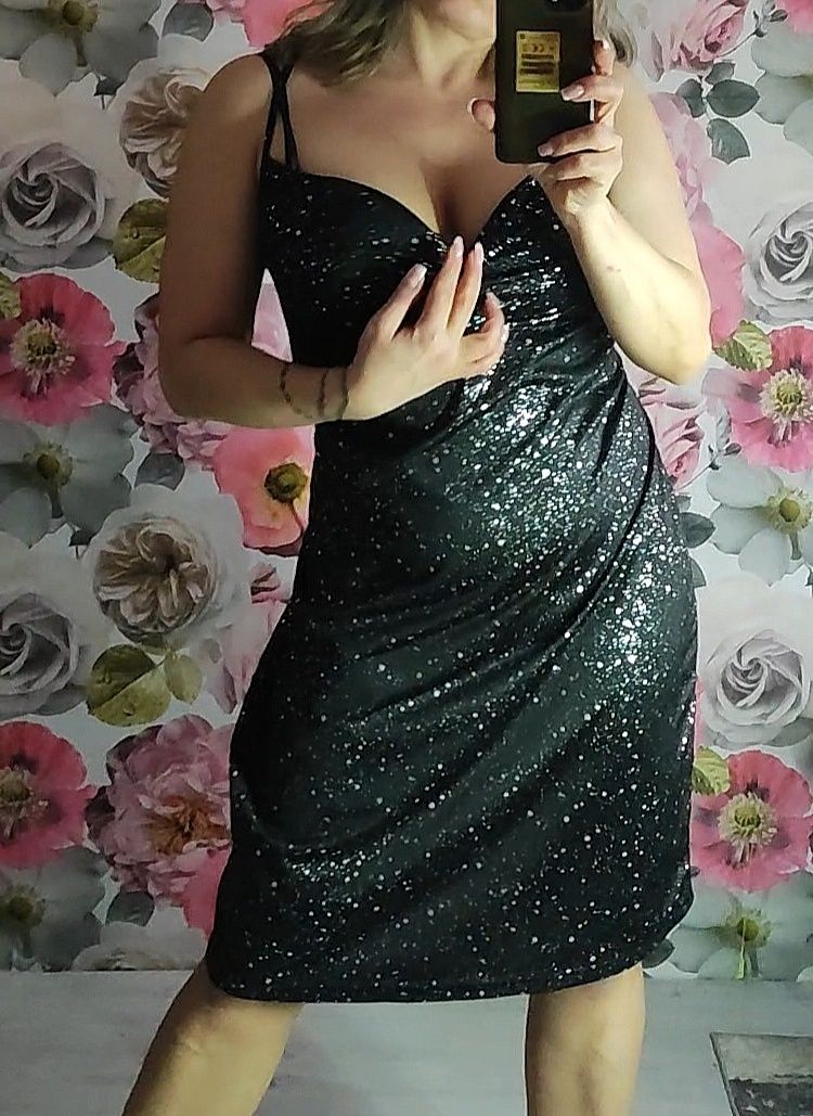 Błyszcząca sukienka plussize 48