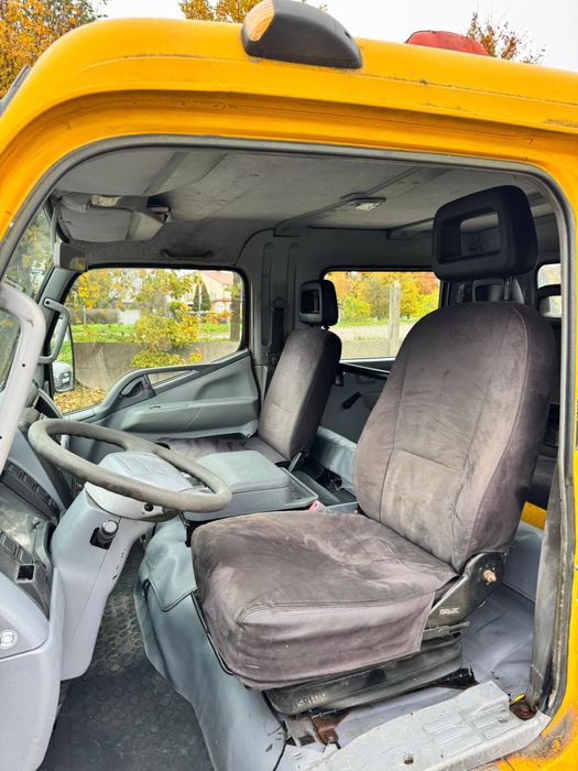 Mitsubishi canter pojazd specjalny