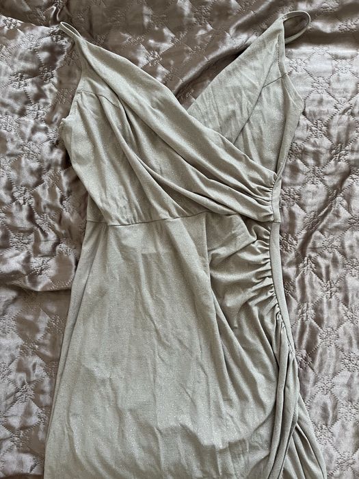 Sukienka balowa maxi brokatowa bezowa dluga