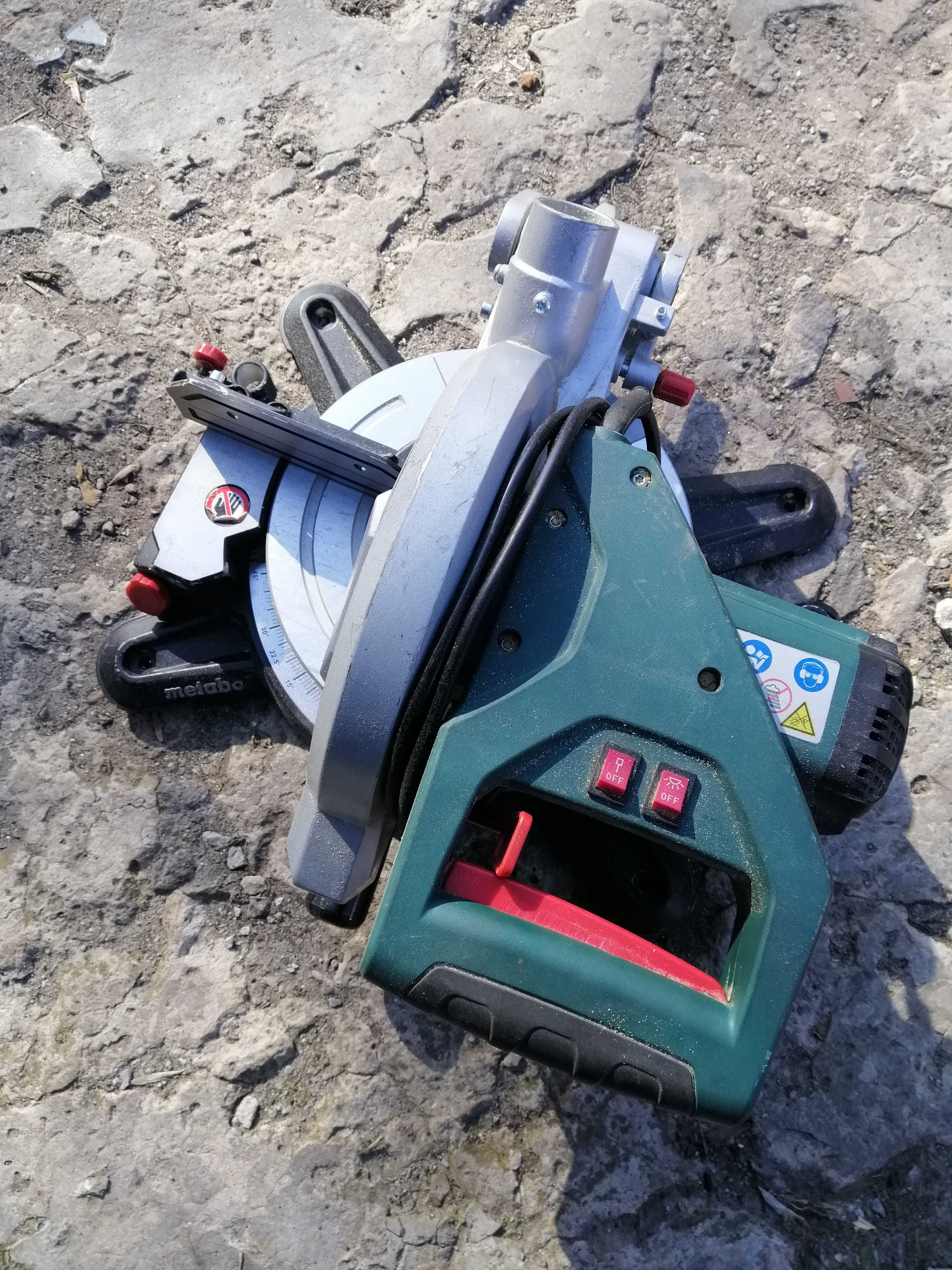 Торцевая пила Metabo KS216M