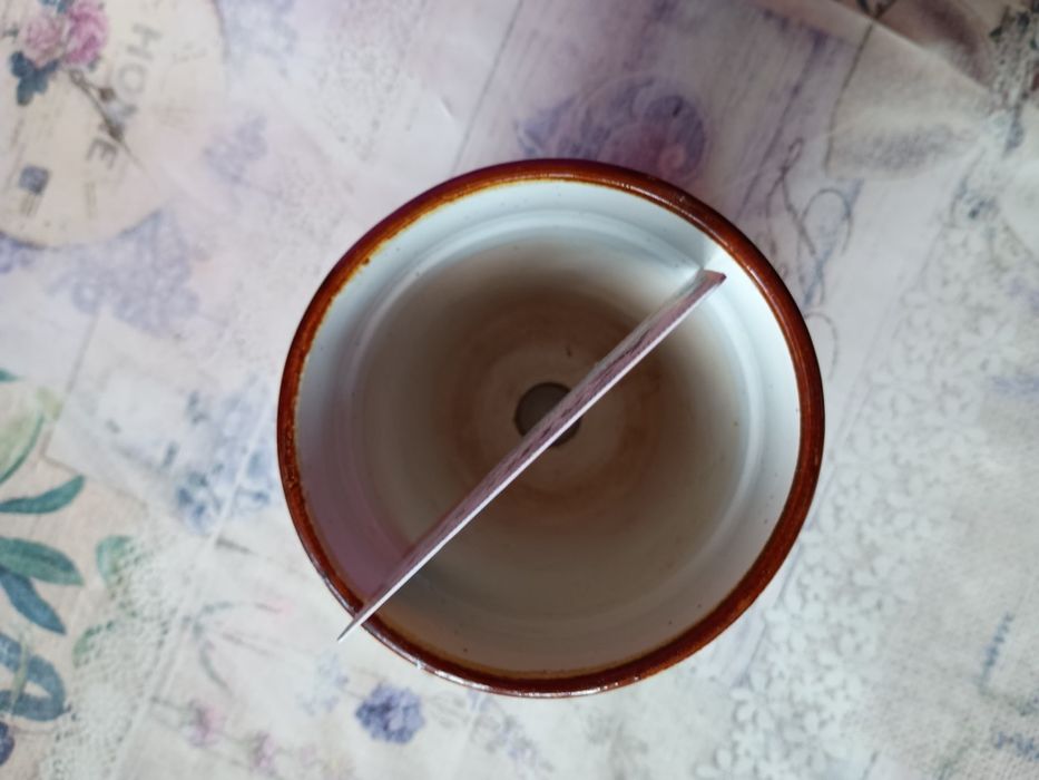 Вазон для квітів з квітковим малюнком