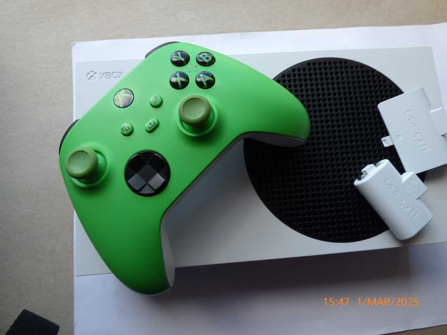 Xbox SeriesS,usada,comando series S/X bateria recarregavel.Ler anuncio