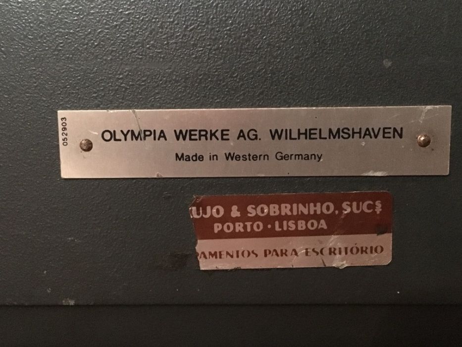 Máquina de escrever Olympia Werke AG. Wilhelmshaven