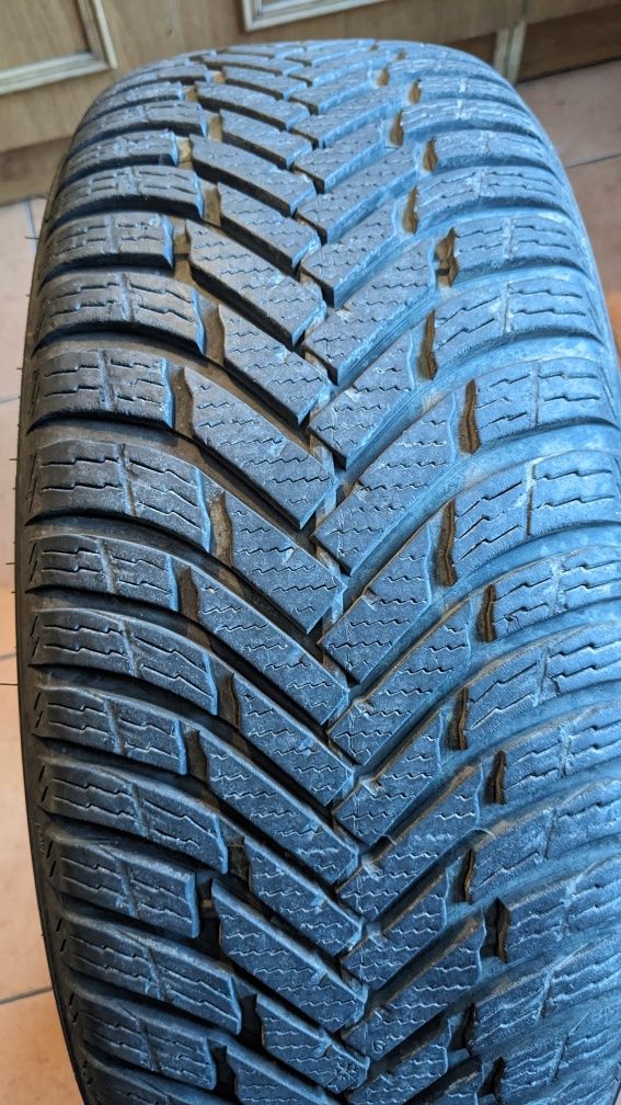 Opona Nokian Weatherproof 195/60/R15 całoroczna