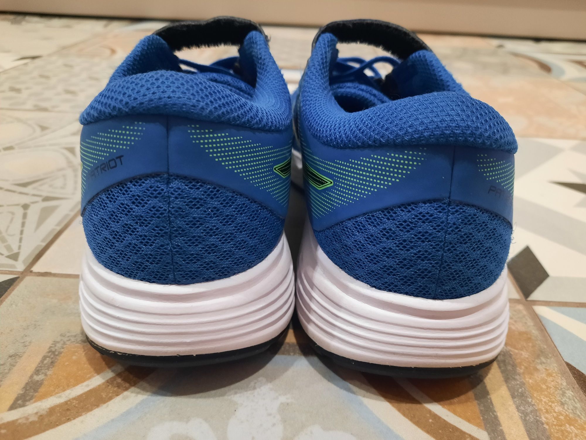 Кросівки asics 33 р.