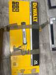 Pistolet do wyciskania DeWALT DCE580N