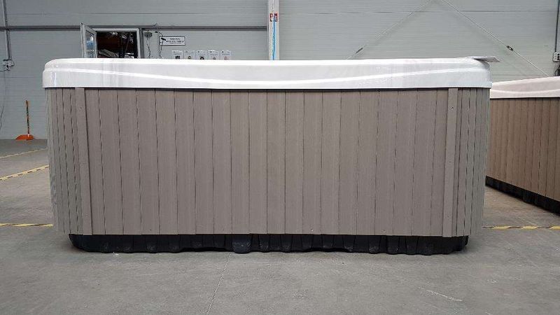 Jacuzzi spa 536 hidromassagem 5 lugares (spas desde 5280€)