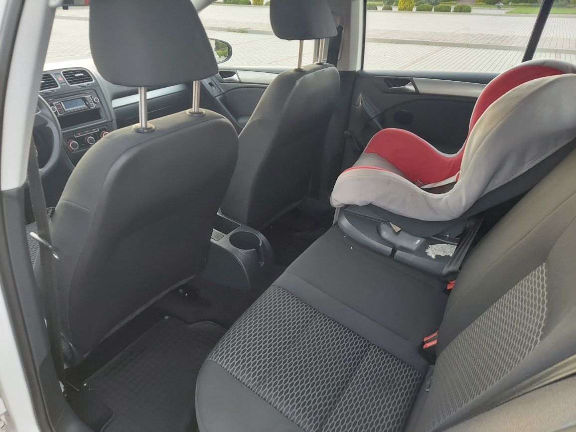 WV Golf 1,6 MPI super stan