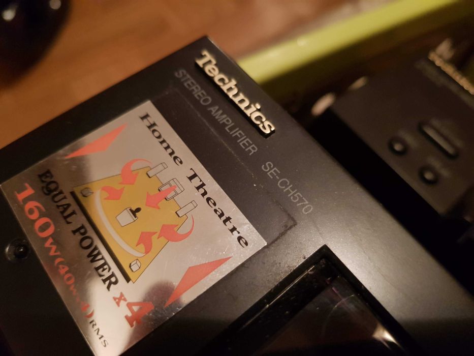 Wieża Technics SE-CH570 zestaw z głośnikami