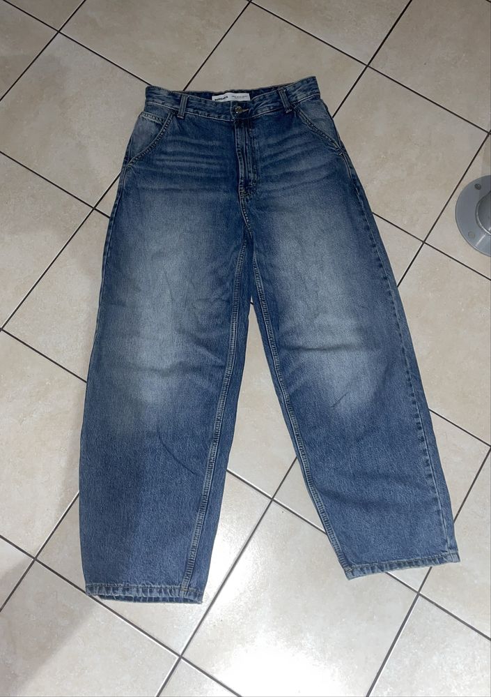Jeansy skater Bershka damskie