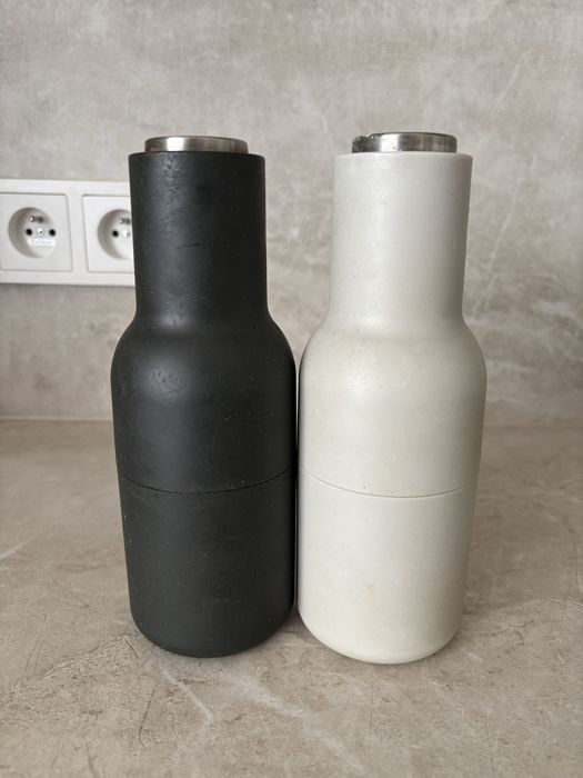 Młynki do soli i pieprzu Audo Copenhagen Bottle Grinder Ash/Carbon