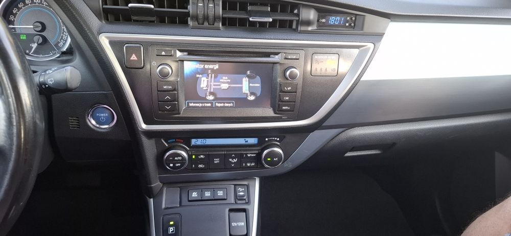 Toyota Auris 1.8 hybryda