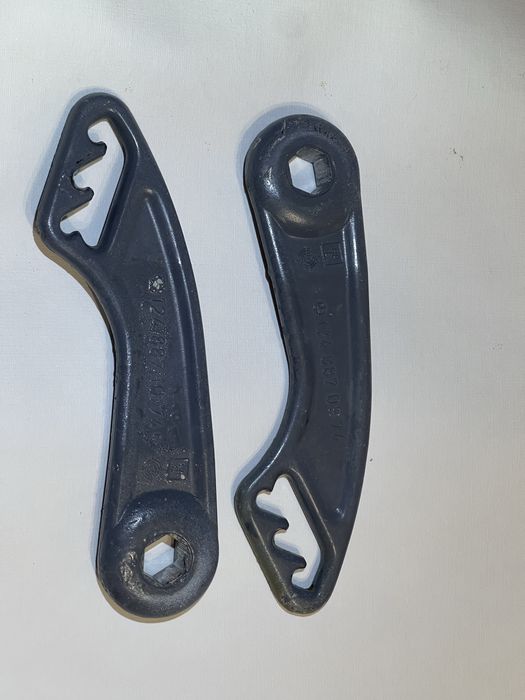 Важіль завіси капота Mercedes w 124 887 10 74