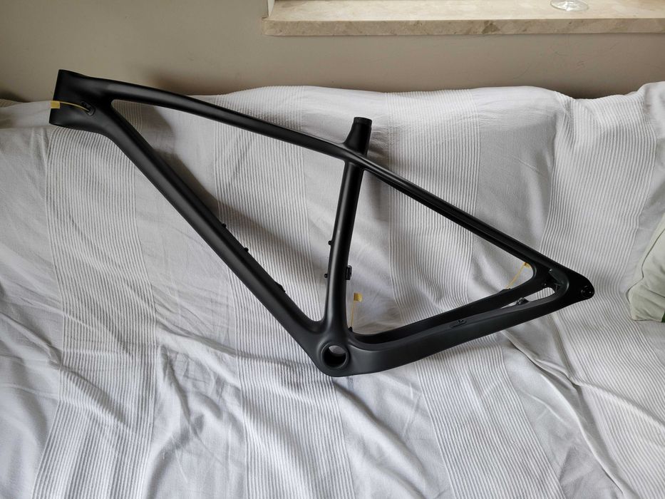 Rama ICAN X8 Carbon / Karbon rozmiar M 17.5' Boost