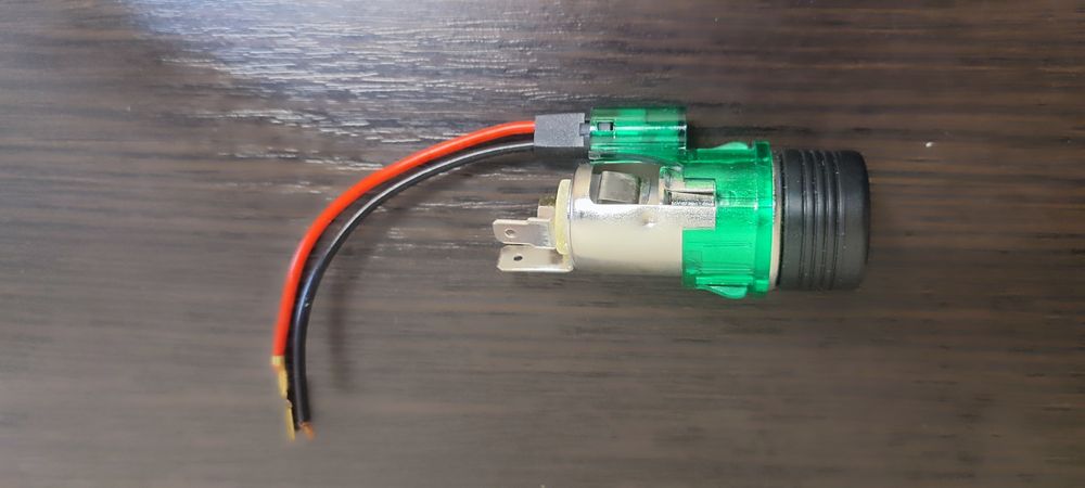 Прикуриватель (гніздо) автомобильный с зеленой подсветкой 12V